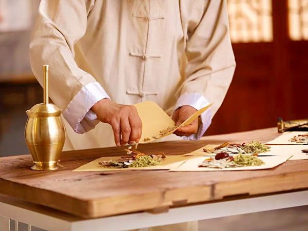 加快推进中医药现代化